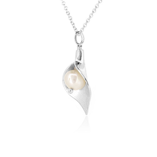 Arum Lily Medium Freshwater Pearl Necklace - Sterling Silver Necklace