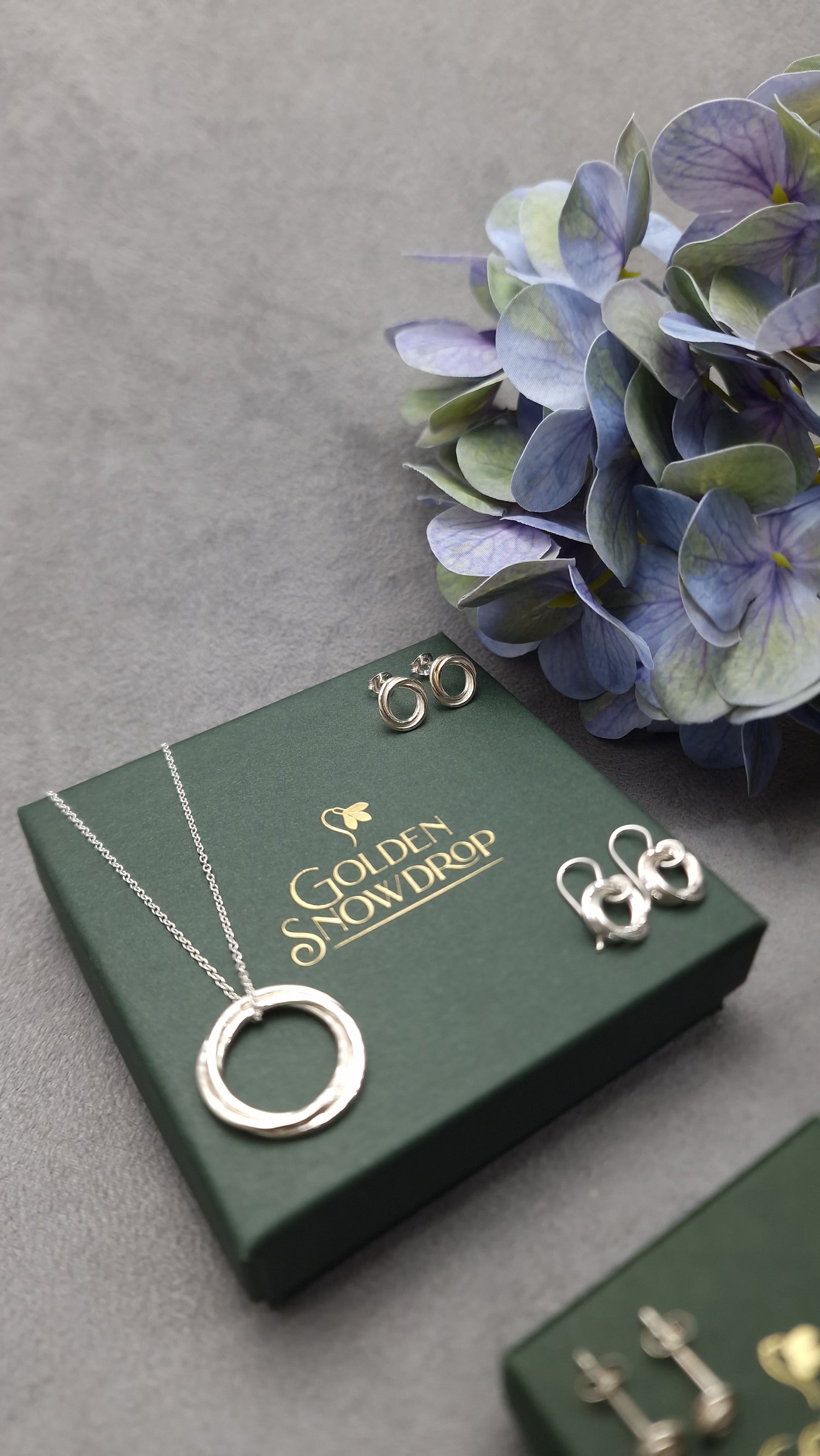 Gifts £30–£100