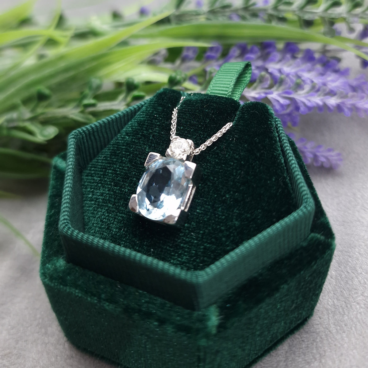 Bespoke hand made jewellery artisan golden snowdrop shaftesbury dorset