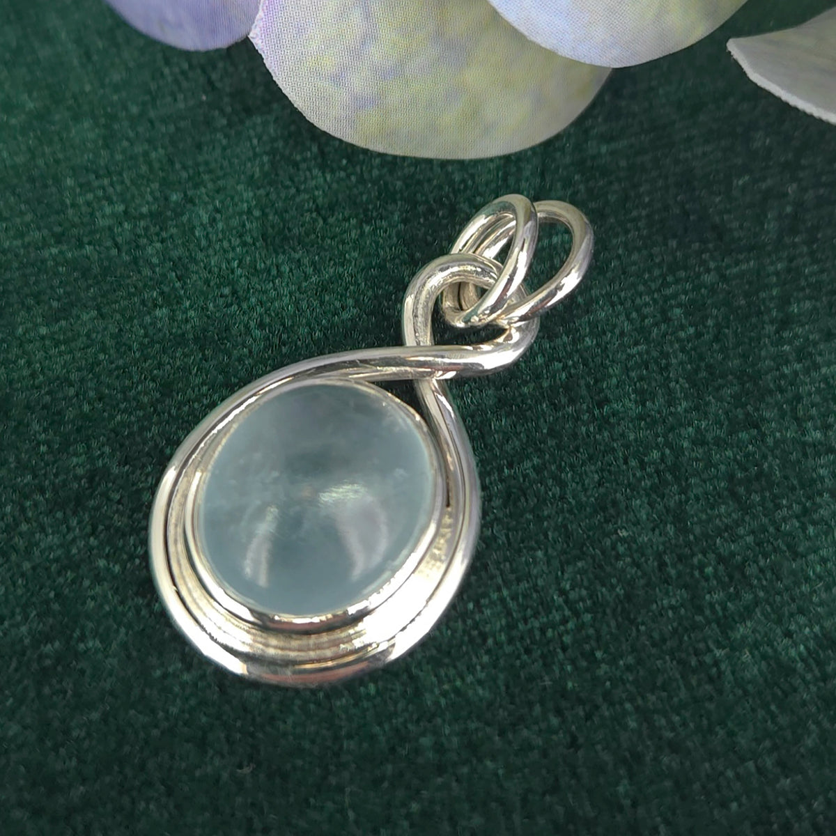 Golden Snowdrop Jewellers Shaftesbury Dorset