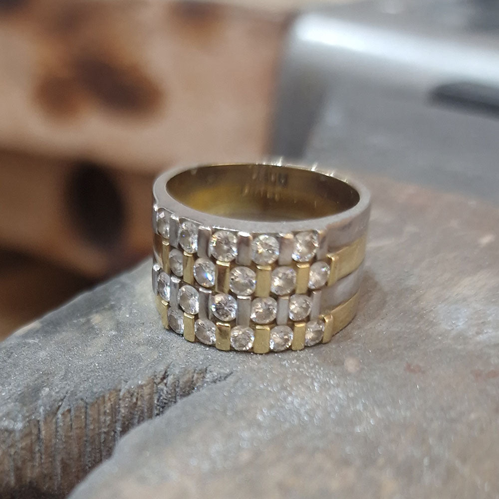 The original ring that supplied our customers Diamonds for their Bespoke Diamond and 9ct Gold Hinged Bangle, at Golden Snowdrop the jewellers in Shaftesbury near Sturminster Newton. 
