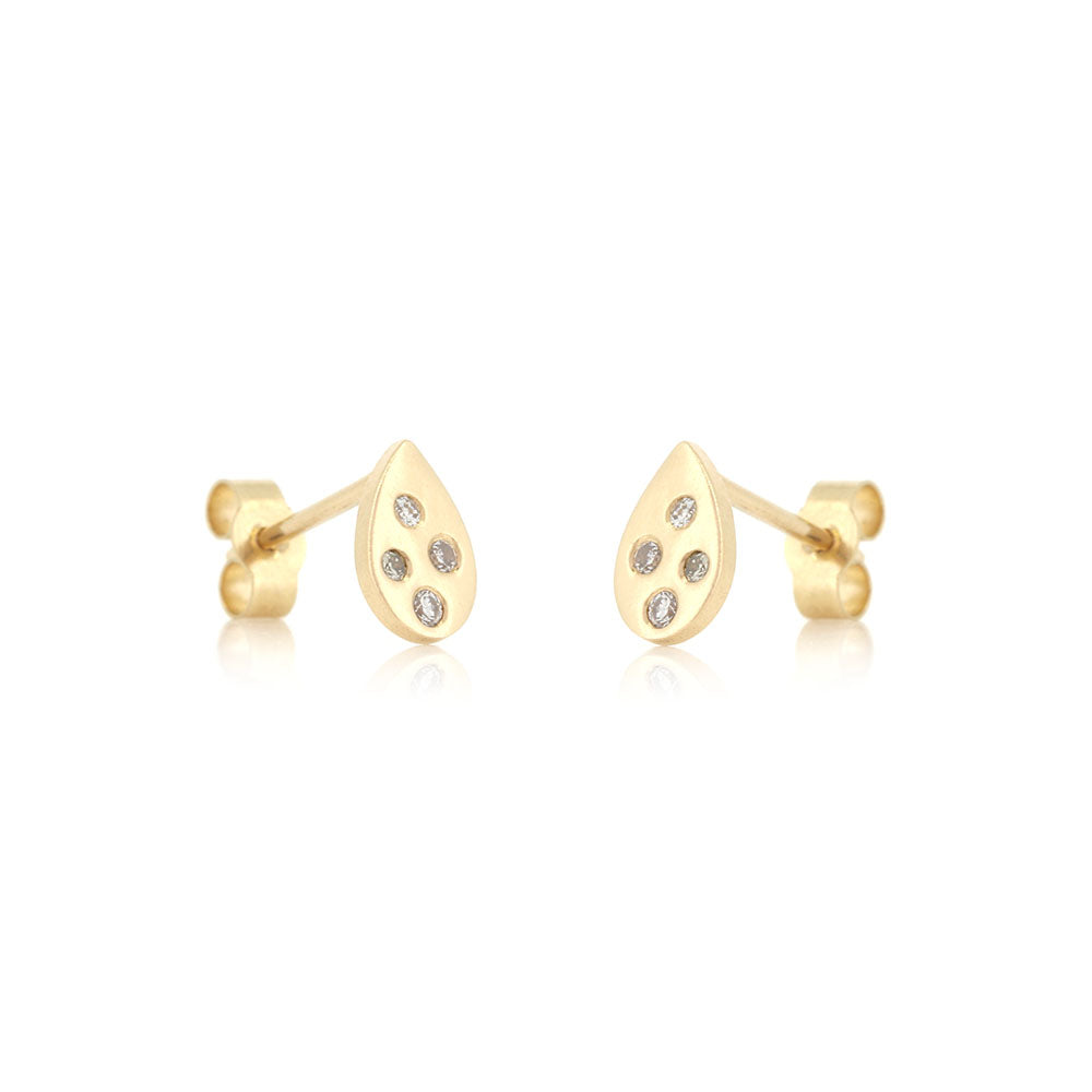 Bespoke Diamond and Gold, Pear-Shaped Studs. Remodelled made using our customers diamonds and gold at
Golden Snowdrop, the jewellers in Shaftesbury, near Shrewton.  