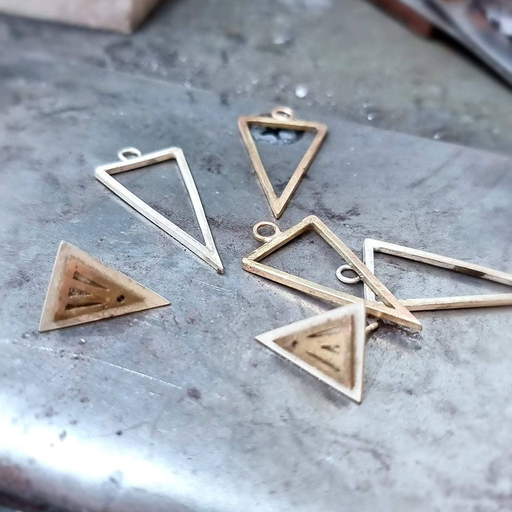 Progress shots during the making of our customers 9ct Yellow Gold and Silver Ear Jackets. Handmade from our Customer’s remodelled gold at Golden Snowdrop, the jewellers in Shaftesbury near Gillingham. 