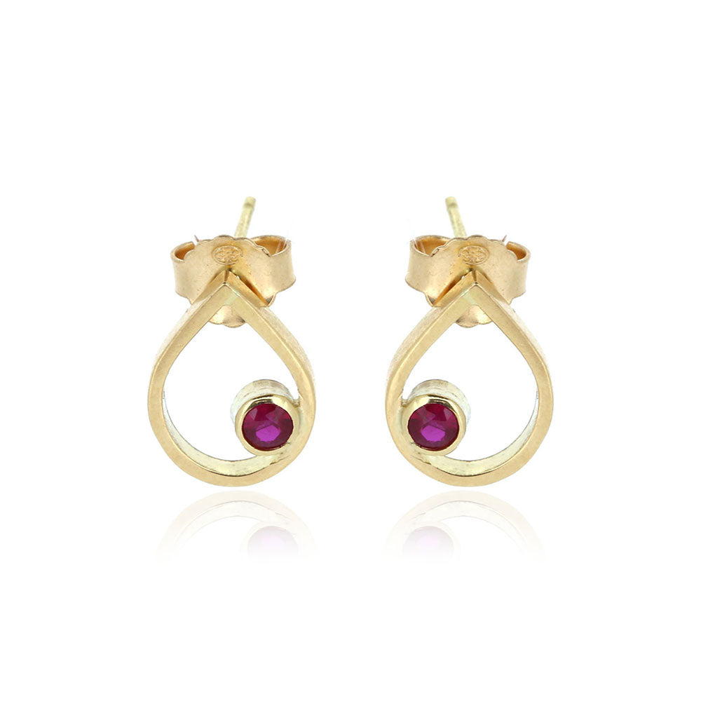 Bespoke Ruby 18ct Yellow Gold Raindrop Stud Earrings. Handmade from our Customer’s remodelled gold at Golden Snowdrop the jewellers in Shaftesbury, near Templecombe. 