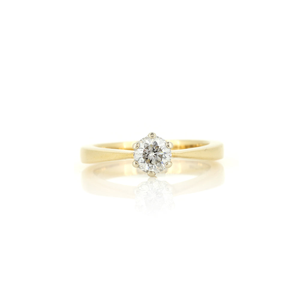 18ct Yellow Gold Diamond Solitaire Ring - Pre-Owned