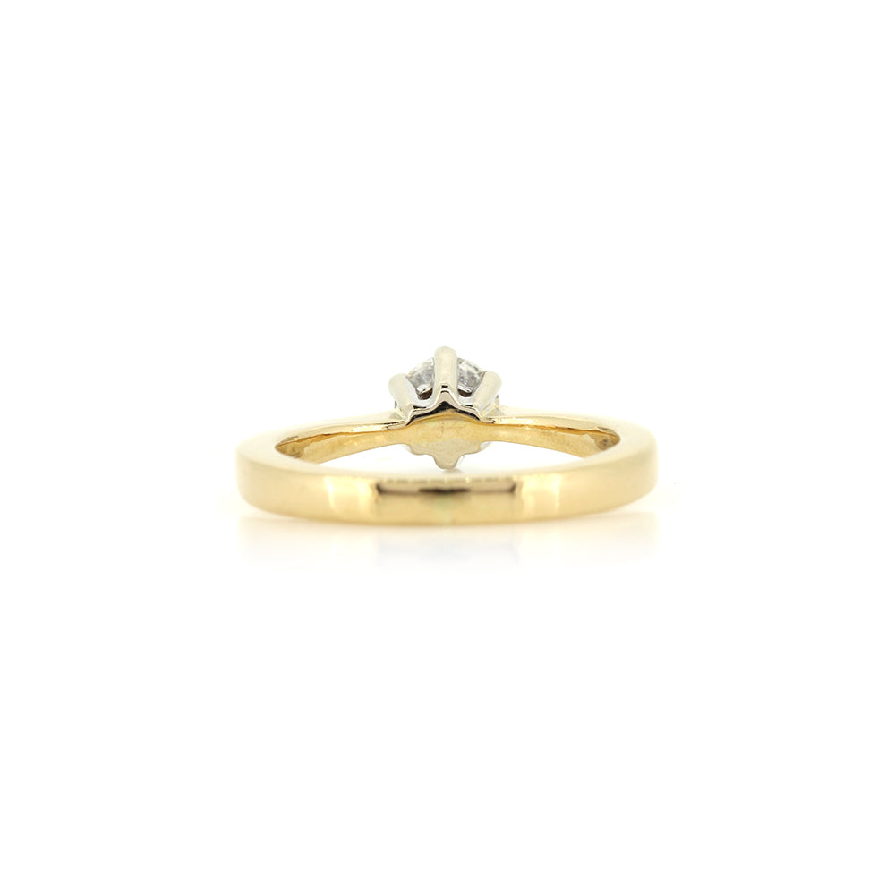 18ct Yellow Gold Diamond Solitaire Ring - Pre-Owned