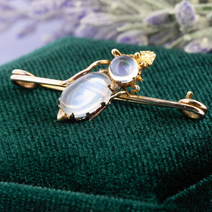 Victorian 15ct yellow gold brooch with oval cabochon moonstone and claw setting | Golden Snowdrop